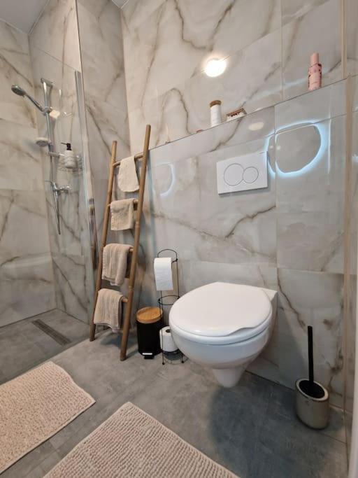 Apartman V Meste Братислава Экстерьер фото